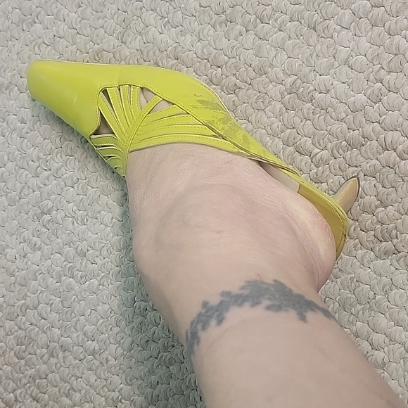 Barbara Bui Vintage Leather Peek-A-Boo Strappy Upper w/2" Heels - Size 40 - Picture 15 of 17